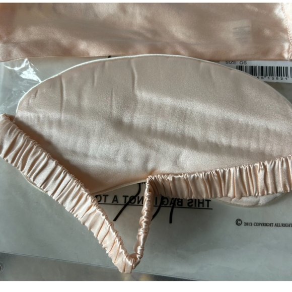 Morgan Lane silky eye mask in Blush jewel color - Picture 1 of 6